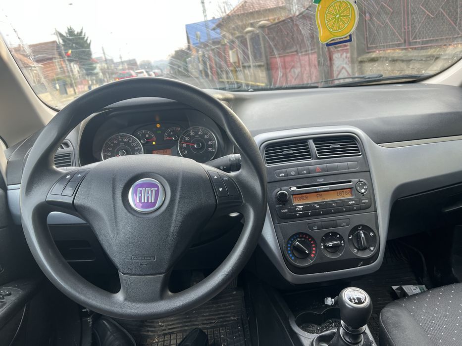 Vand fiat grande punto 2010