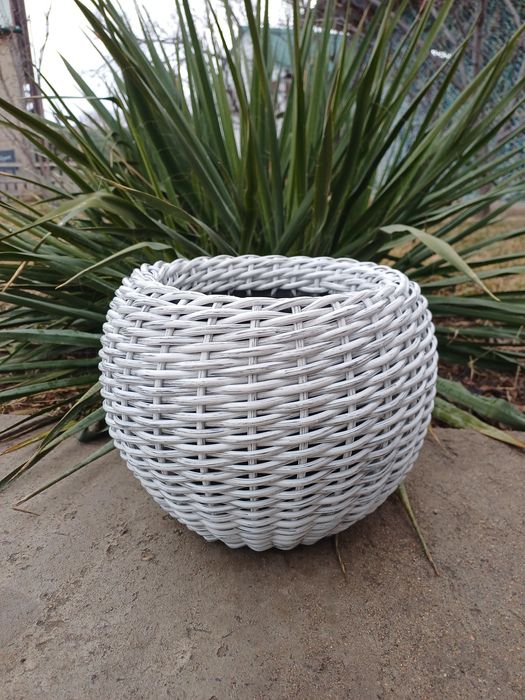 Кашпо из ротанга