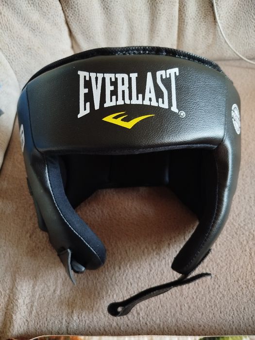 Шлем для тренировок новый.