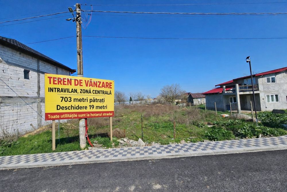 Vând Teren Intravilan în Valea Dacilor zonă centrală stradă asfaltată