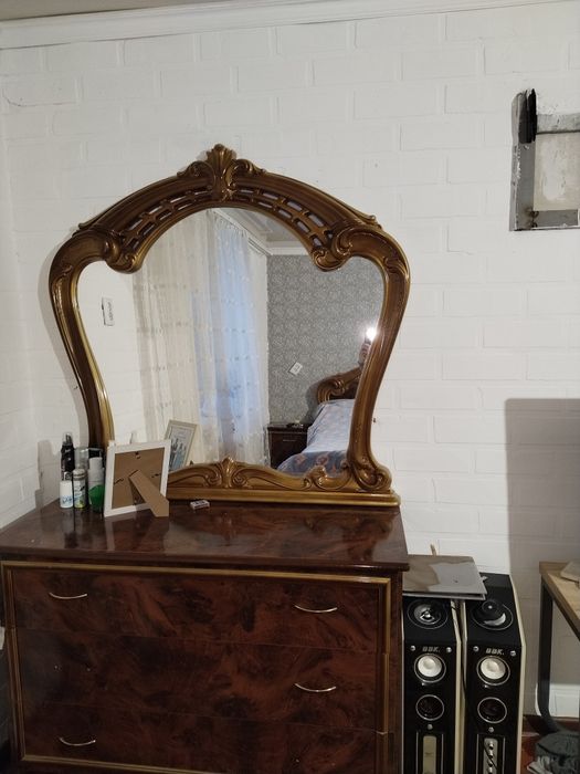 Продаётся спальный гарнитур