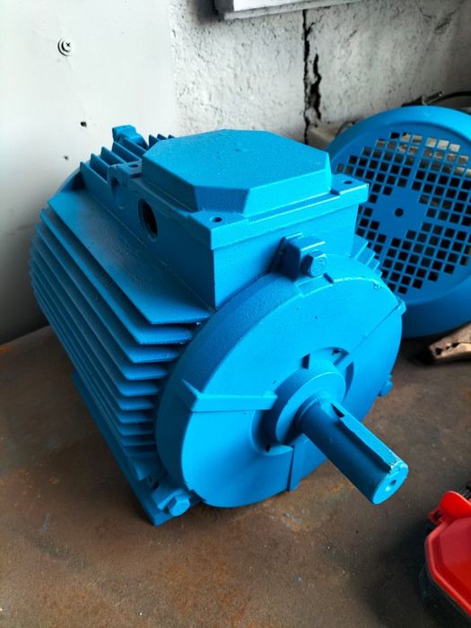 Продам ассинхронный двигатель