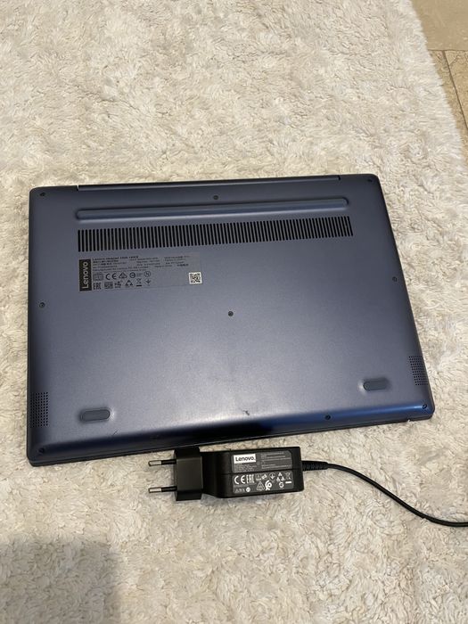 Laptop Lenovo,se face si tableta