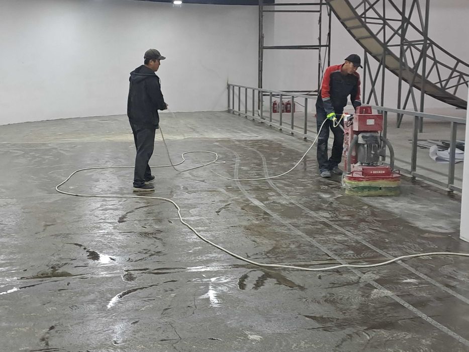 Устройство полимерных полов — быстро, чисто и с гарантией. Эпоксид