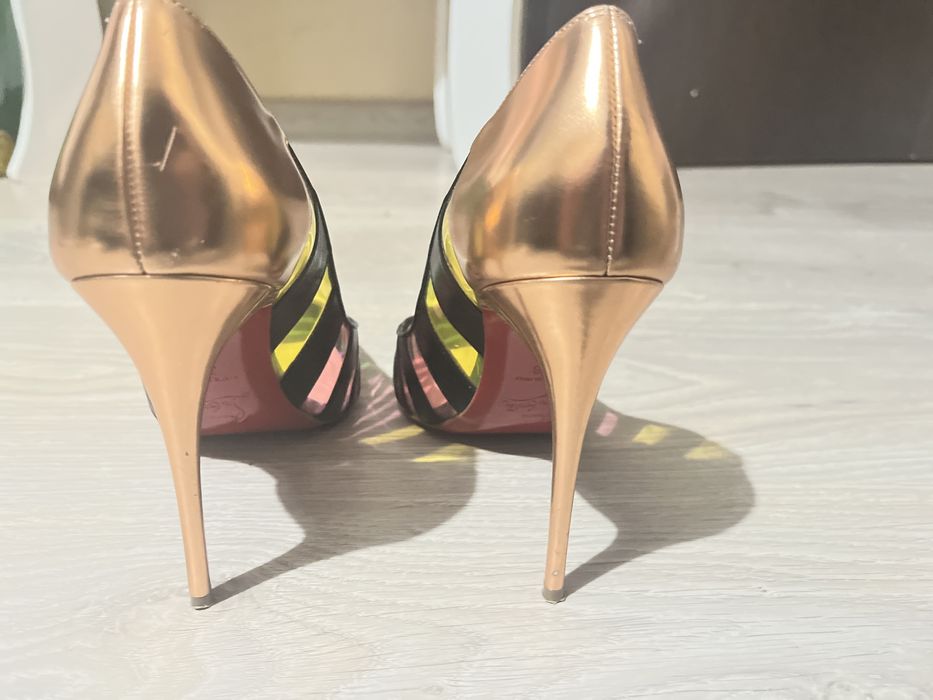 Pantofi Louboutin Mar 38