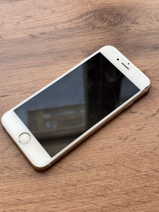 Продам iPhone 6 вибрирует но не включается