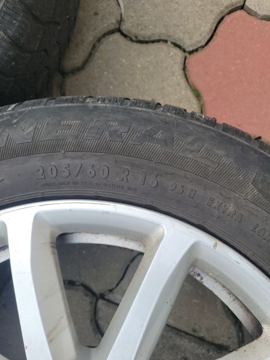 Roti audi , 205/60/16.dimensiune butuc 66,6 mm.