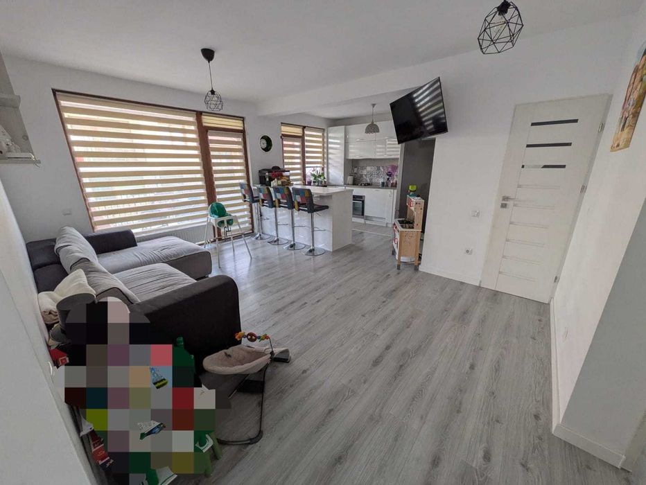 Apartament cu „Vibe” Bun, 4 Camere și Iarbă Crescută cu Suflet - Baciu