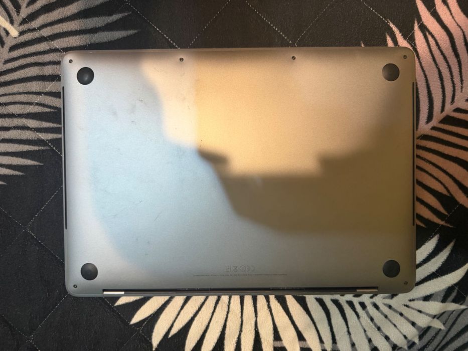 Macbook pro 13 2017 с touch bar