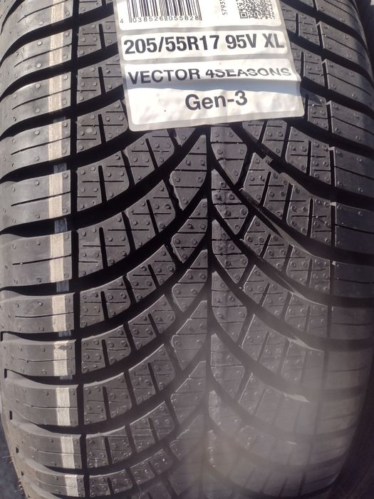 Нови 2бр.205/55/17 Good Year Vector 4S Gen-3 dot3521