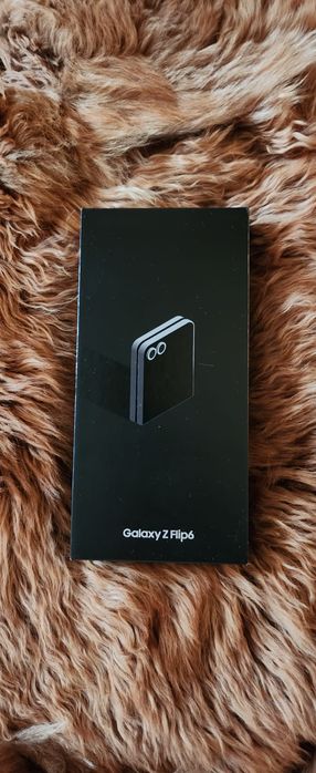 NOU, SIGILAT! Samsung Galaxy Z Flip6 256GB