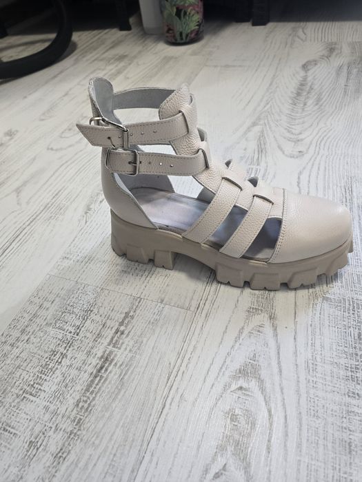 Sandale din piele naturala – marimea 40