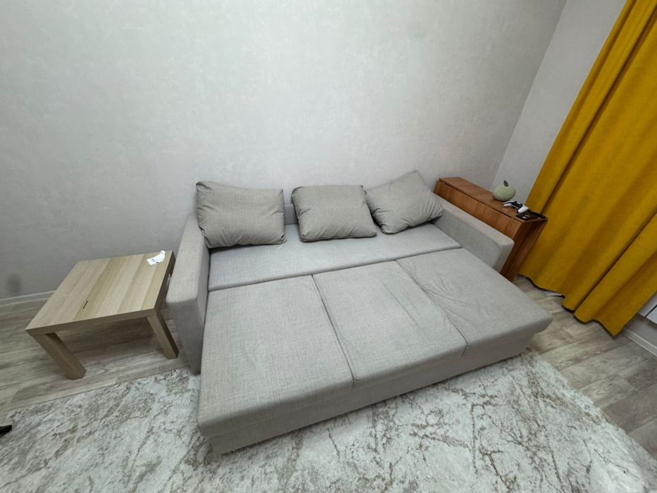 Продается диван 2м