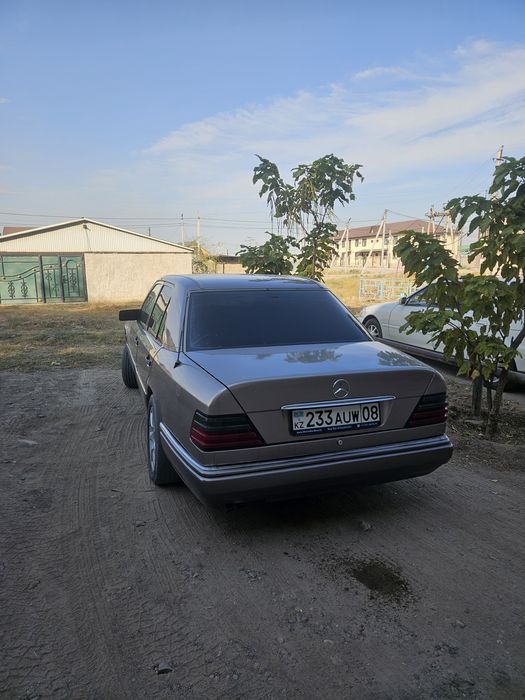В продаже Мерседес бенс w124