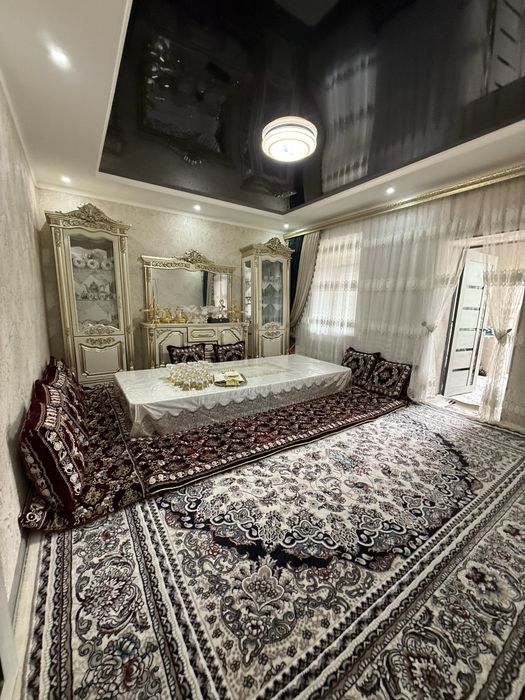 Angren Shahar markazida Hovli sotiladi