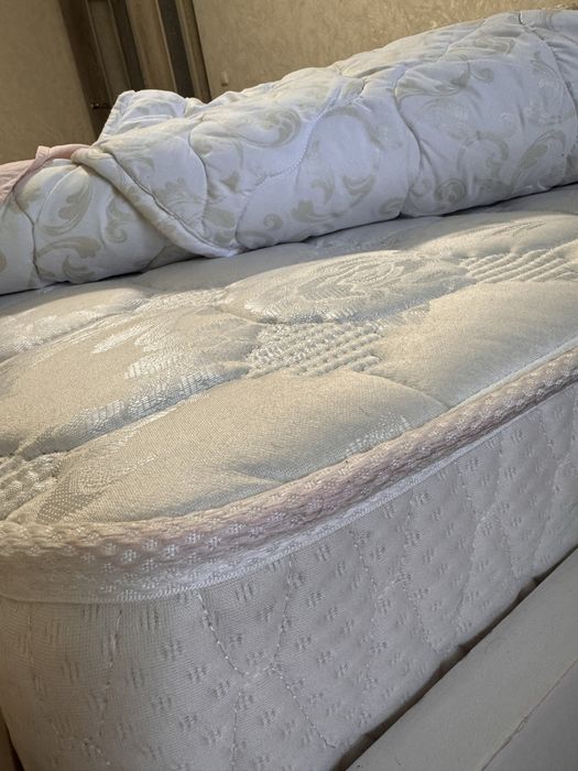 Кровать двуспальная