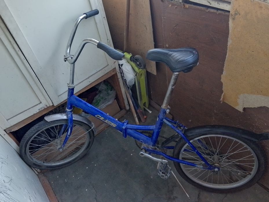 Продаю велосипед, хороший, складной.