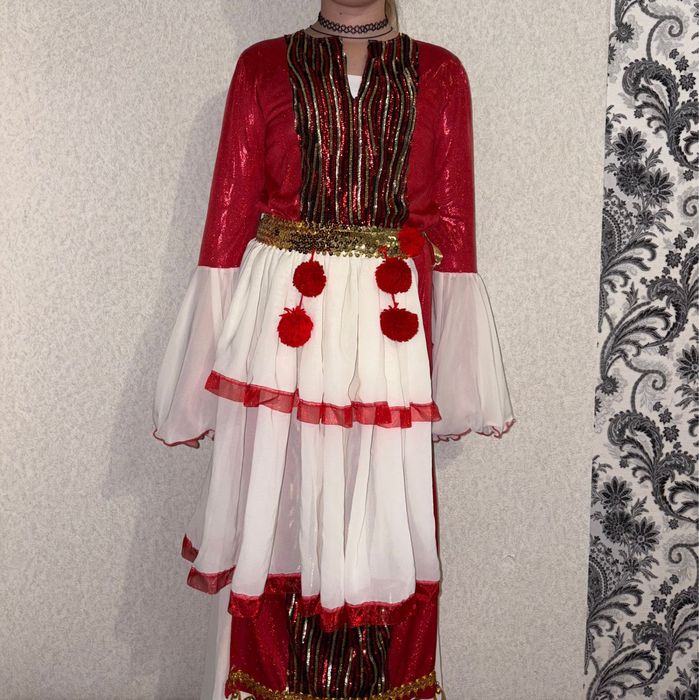 Продам 2 платья