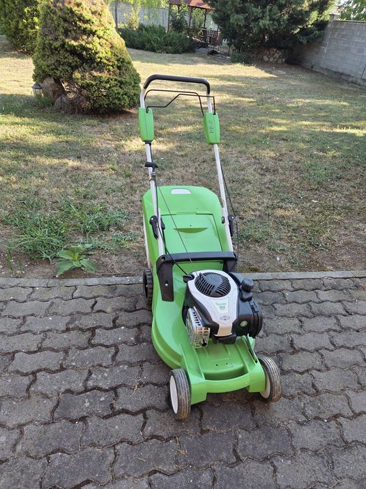 Masina Viking tuns iarba/gazon/autotractiune/impecabila