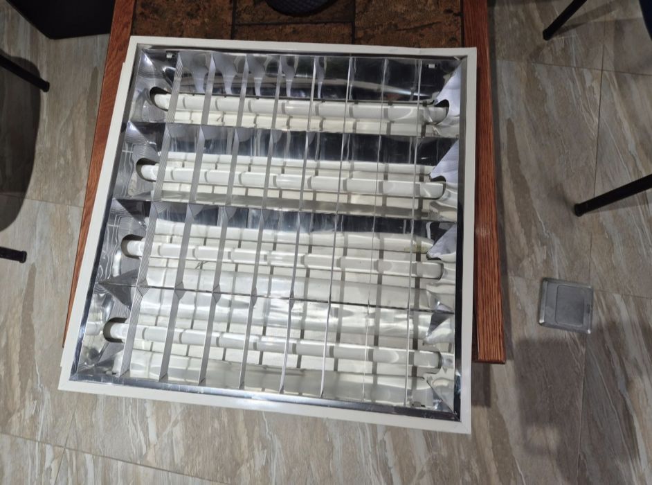 Светильники диодные под армстронг б.у.