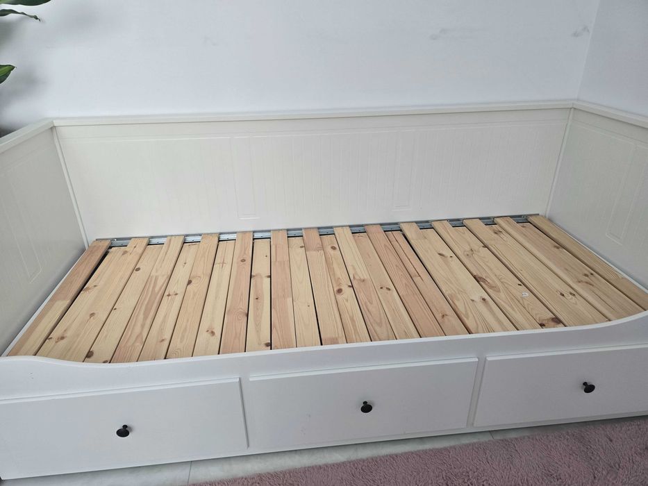 Set mobilier 1 pat IKEA HEMNES + 2 dulapuri PLATSA – alb, stare foarte buna
