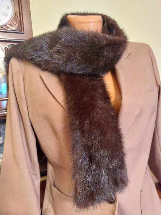 Fular frumos si elegant din blana naturala de nurca, impecabil!
