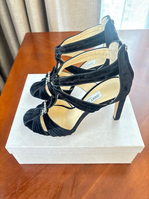 Продаются новые босоножки Jimmy Choo