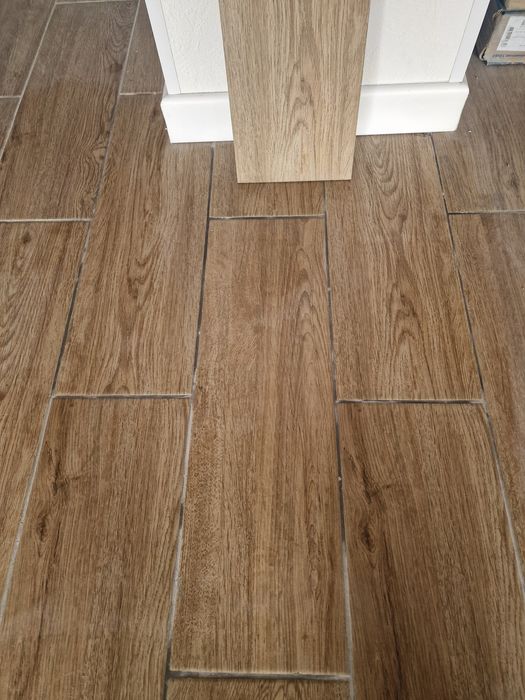 Продаётся плитка керамическая КЕРАМОГРАНИТ.