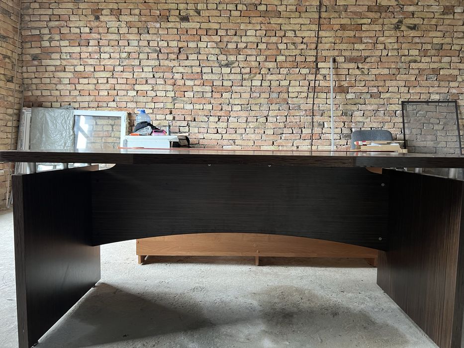 Б\у стол, состояние отличное