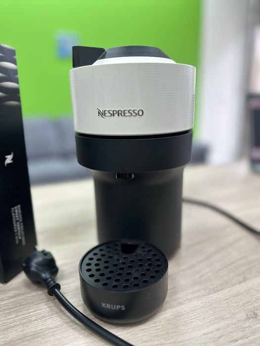 Кафемашина Nespresso Vertuo Pop+ капсули