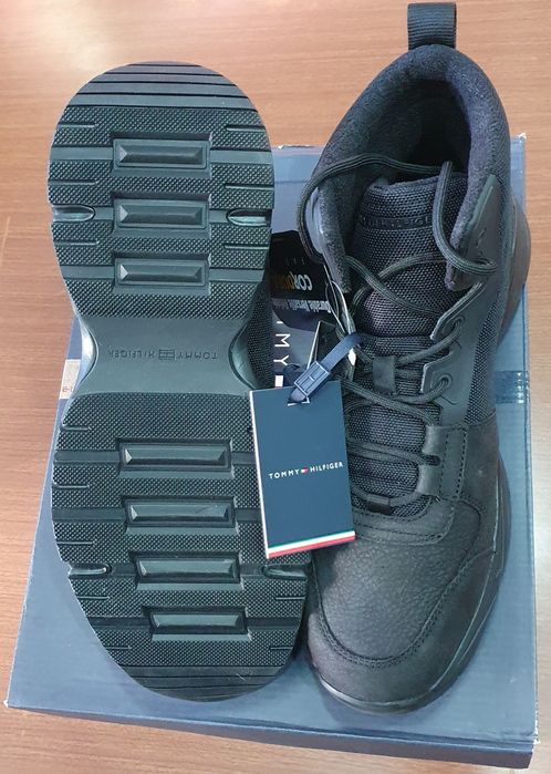 Armani Exchange, BOSS,Timberland, Tommy Hilfiger