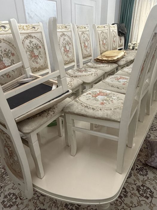 Срочно продается стол и стуля