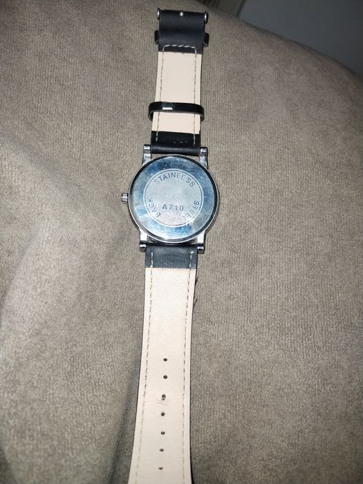 Продаю Часы кварц