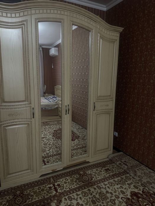 Продается спальный гарнитур. Самовызов. Торг имеется.