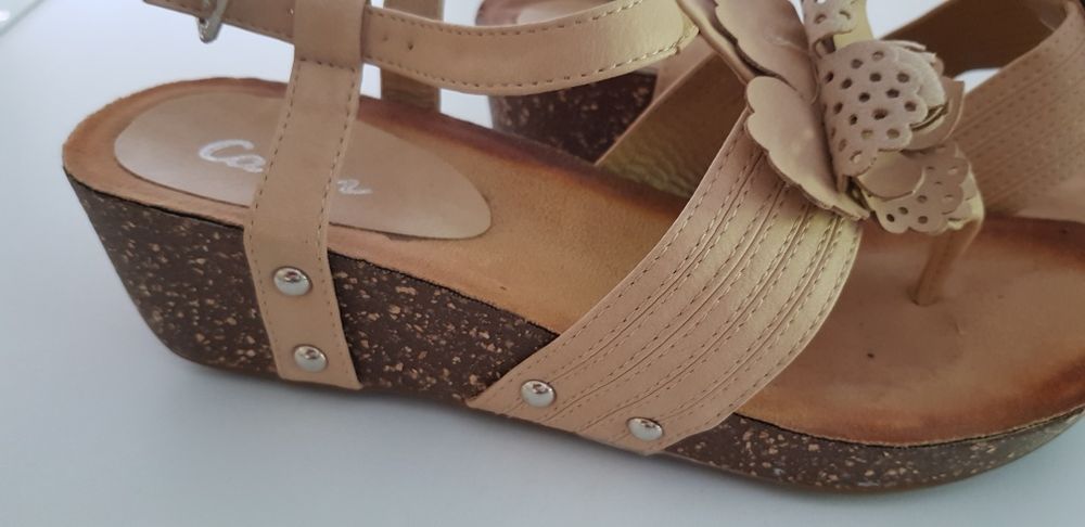 Сандали дамси нови