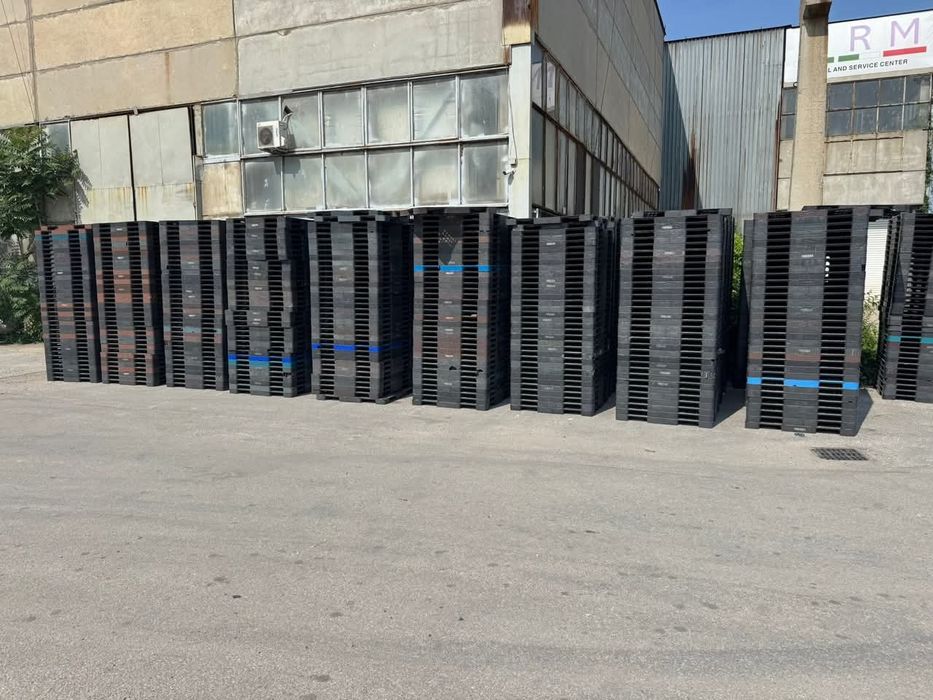 Палети пластмасови