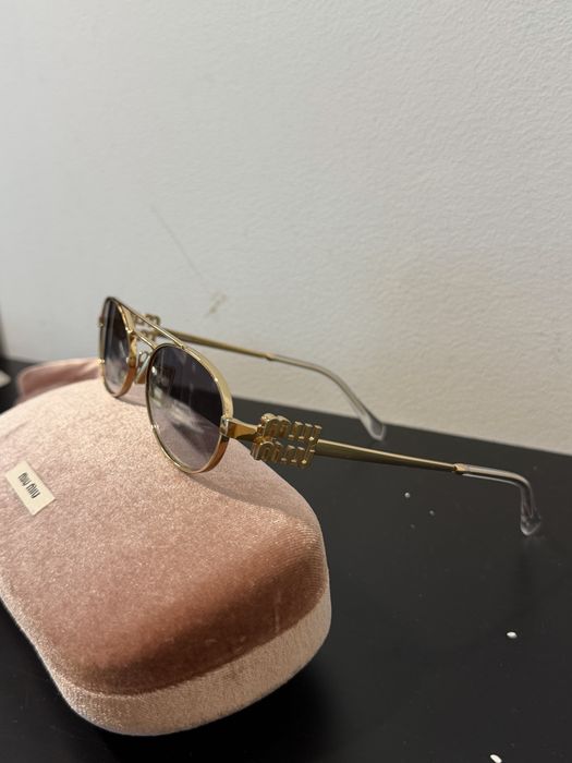 Слънчеви очила MIU MIU