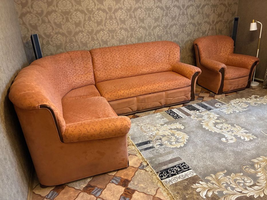 Диван раскладной, с креслом.