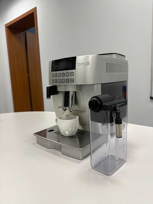 De’Longhi Magnifica S Cappuccino–автоматична кафемашина,работи отлично