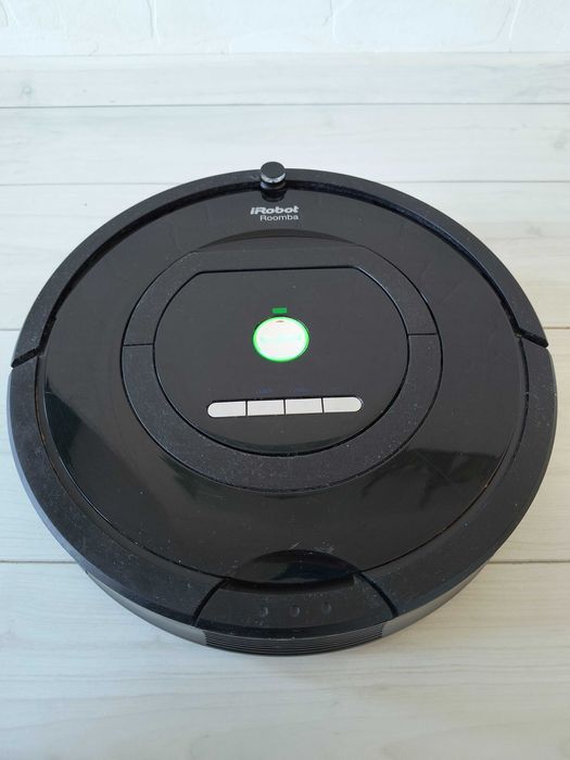 iRobot Roomba 700 със зарядна станция