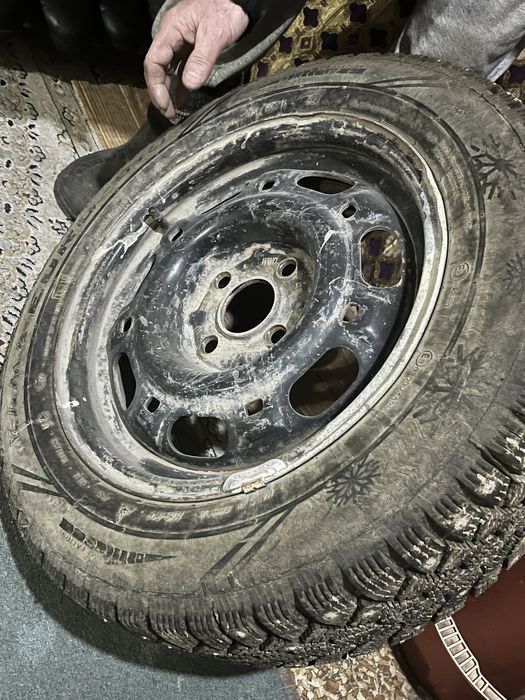 Продам шины с диском