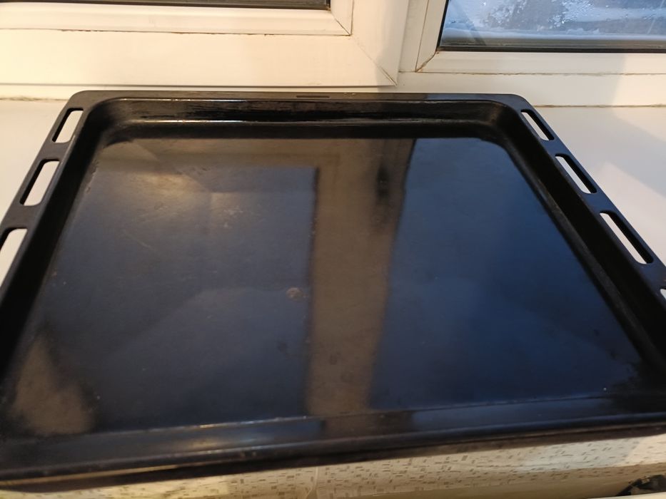 Противень почти новый,чистый