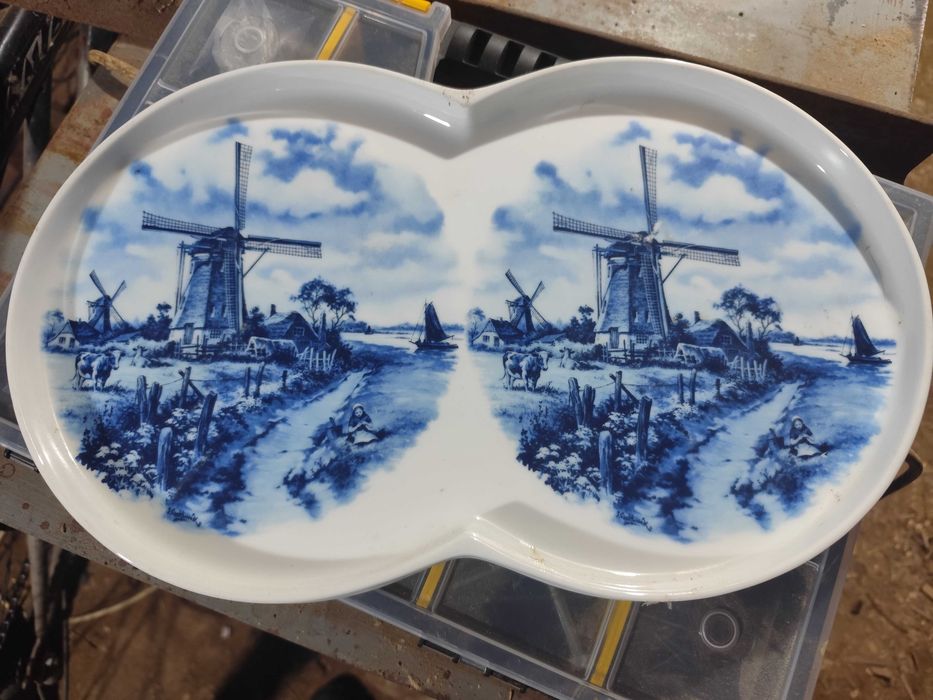 Порцеланова чиния за декорация.