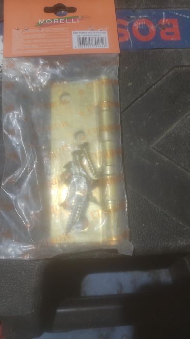 Продам  замки дверные и навесы