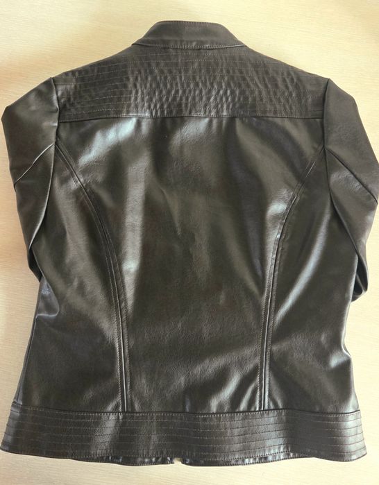 Кожено яке тъмно кафяво М размер чисто ново