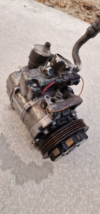Compresor aer condiționat 2.5 v6 audi a4 vw passat skoda superb