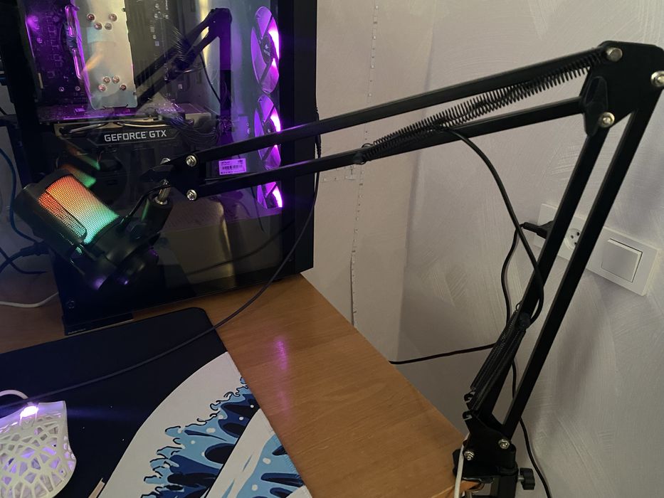 Продам микрофон с пантографом для компьютера