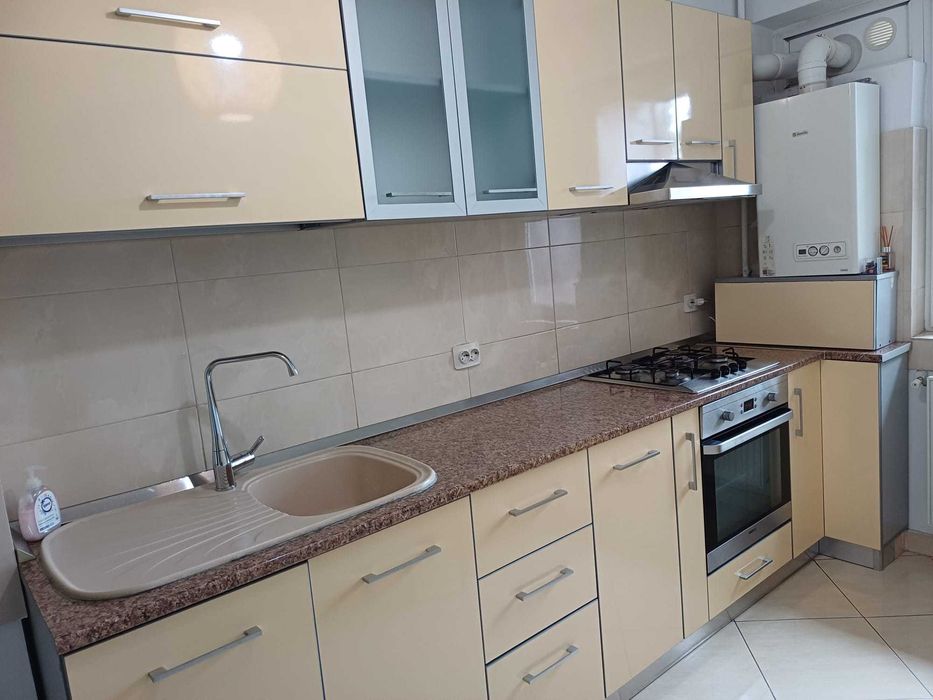Proprietar Inchiriez apartament 2 camere la 50m de metrou Aparatorii Patriei