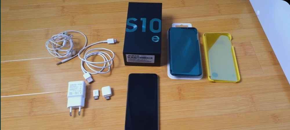 Samsung S10e cu doua huse originale smart view