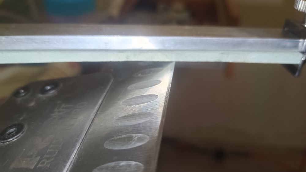 Точилка для ножей